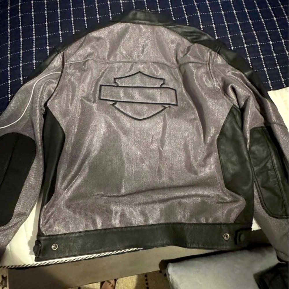 Harley Davidson. New with tags! Leather/ Mesh. Gray/ Black 2XL runs small